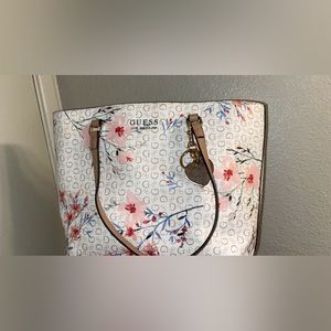 Guess purse brand new